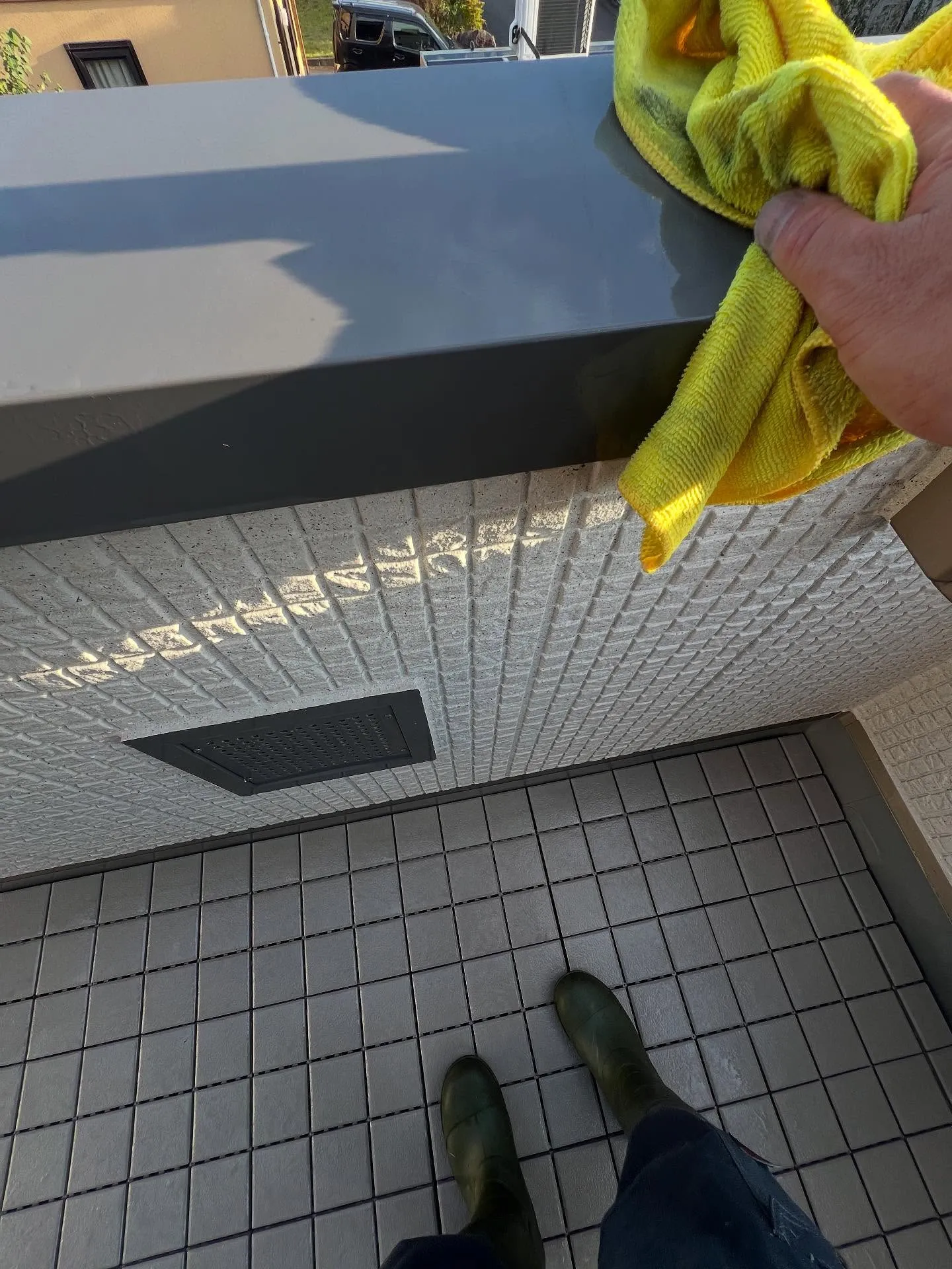 🧼✨ 仙台で、お宅の外壁や駐車場、ベンチをピカピカにしません...