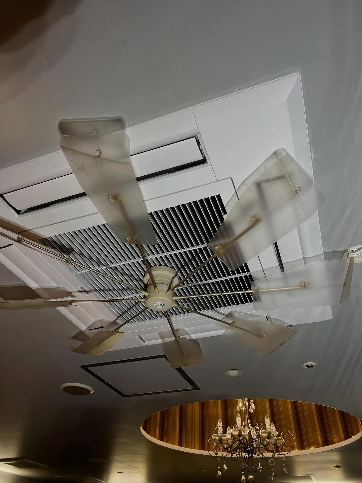 仙台のみなさん、もうエアコンの切り替え時期が来ますね！🌞❄️...