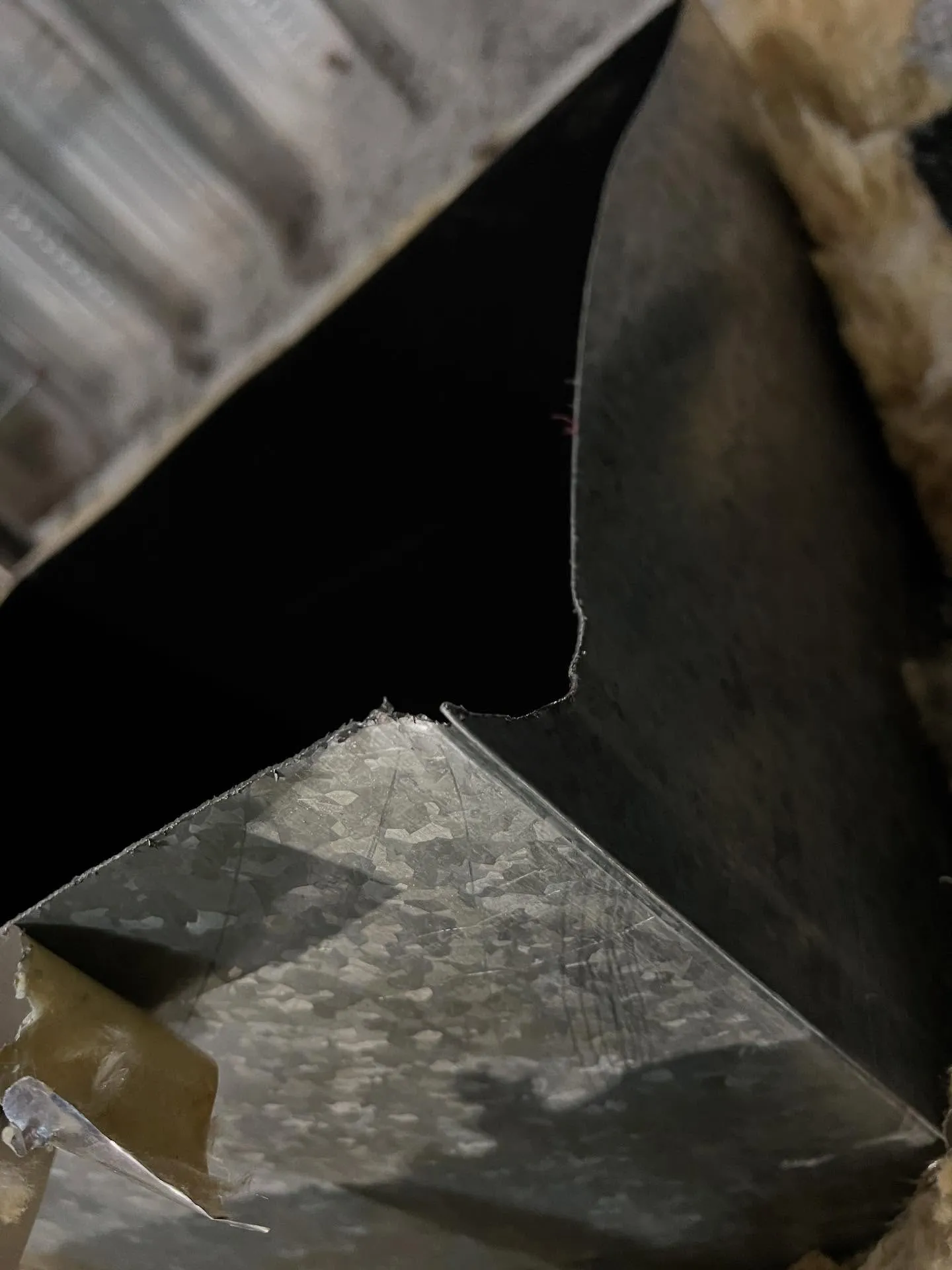 仙台で業務用エアコンの更新工事なら、私たちにお任せください✨...