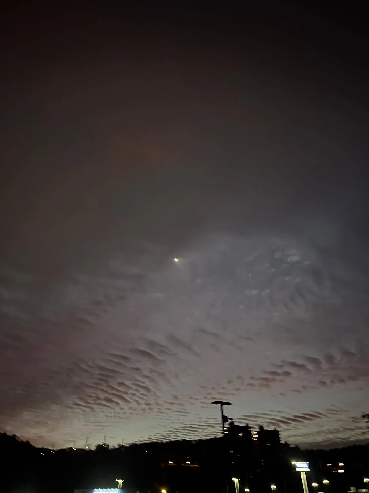 こんにちは、みなさん!仙台でエアコン更新工事がとってもHOT...