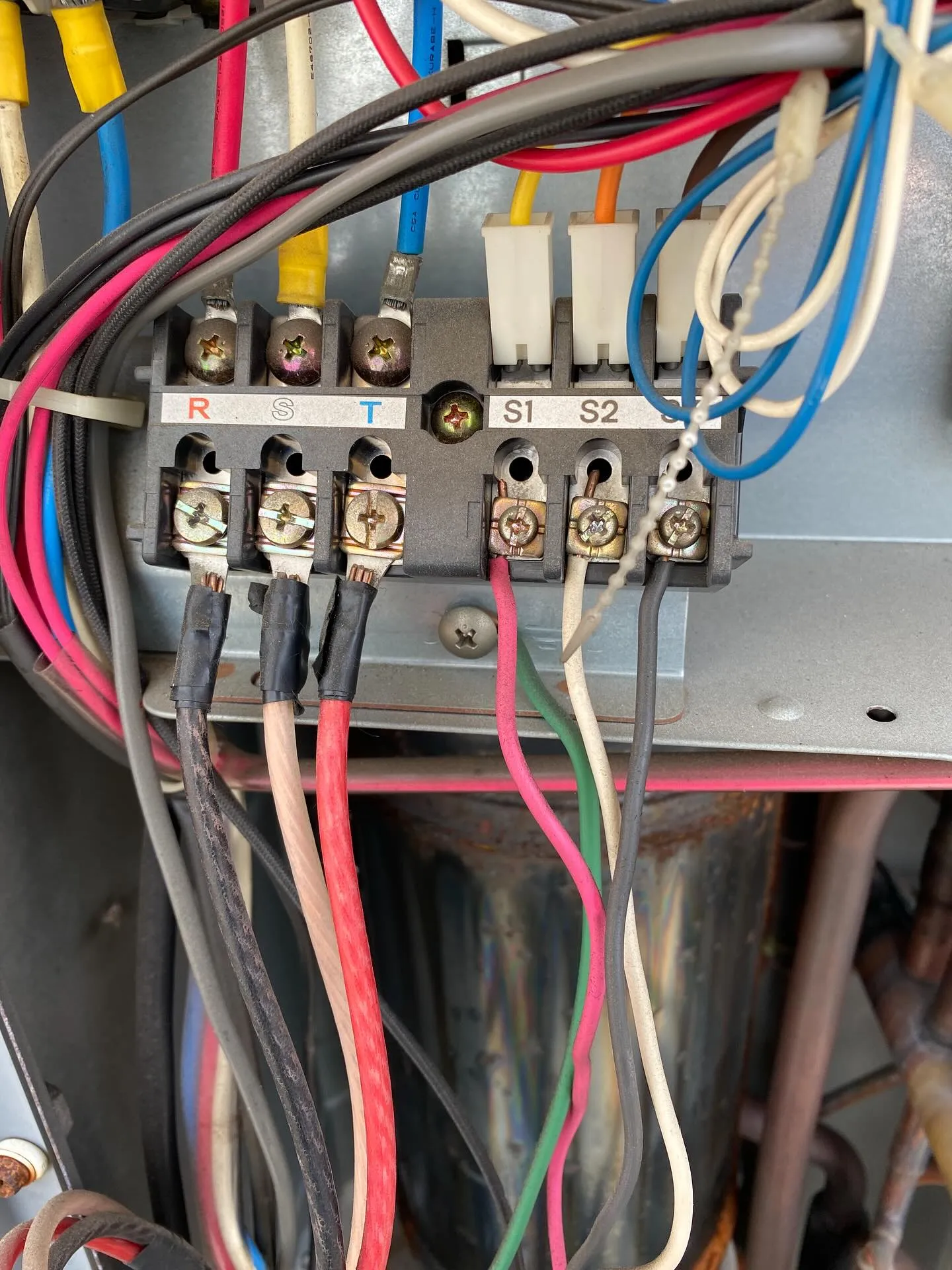 仙台でのエアコン更新工事をお考えの皆さん、こんにちは!🌟仙台...