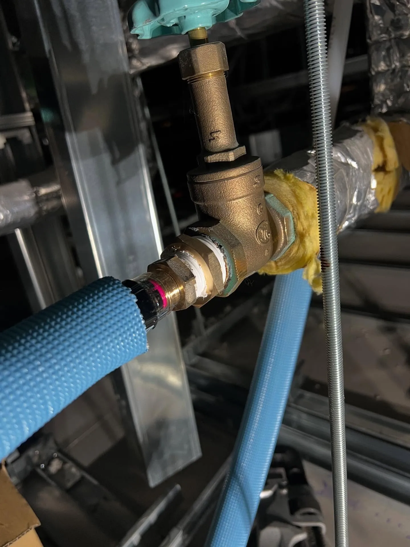 冬が来ました‼️、宮城の皆さん！寒い季節に備えてエアコンの準...