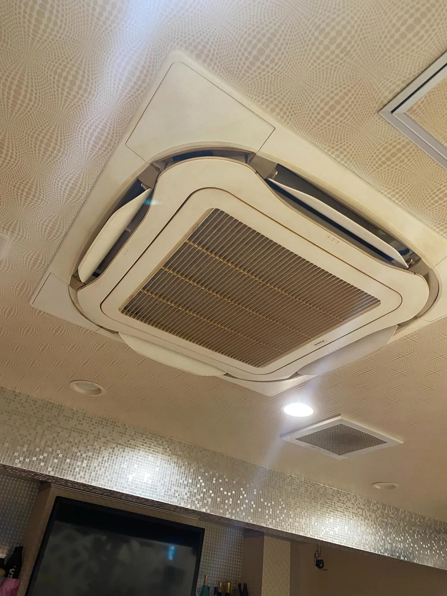 こんにちは、エアコンをお探しの皆さん🌬️