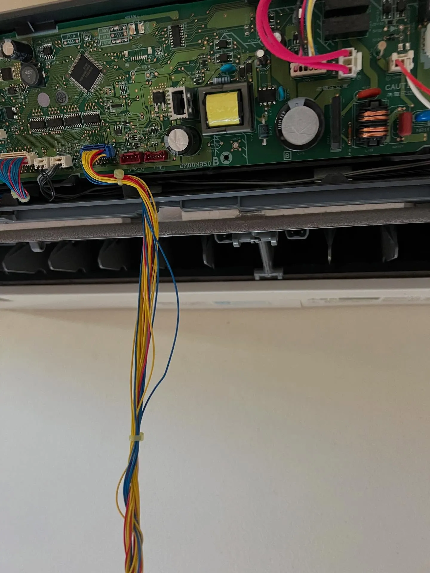 寒い冬も快適に過ごしたい🌬️ そんな時はエアコンのメンテナン...