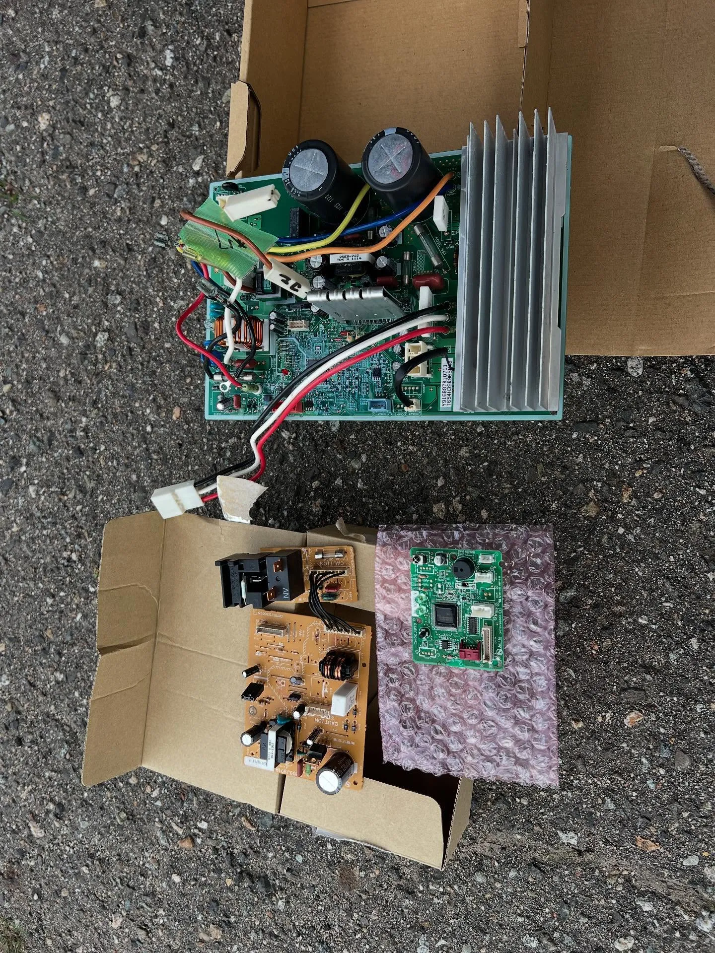 寒い冬も快適に過ごしたい🌬️ そんな時はエアコンのメンテナン...