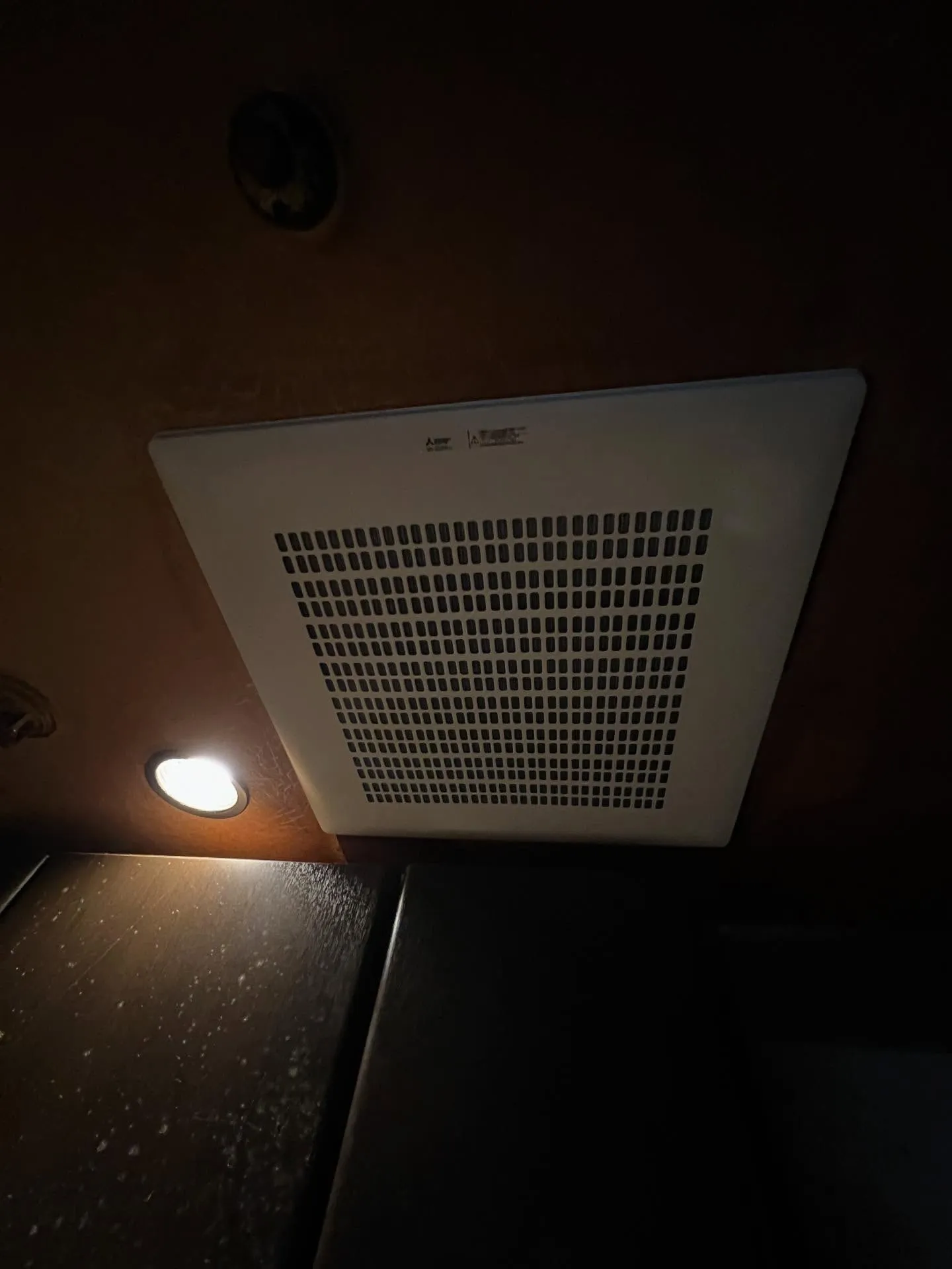 仙台でエアコンに関するお悩みはありませんか?❄️業務のプロた...