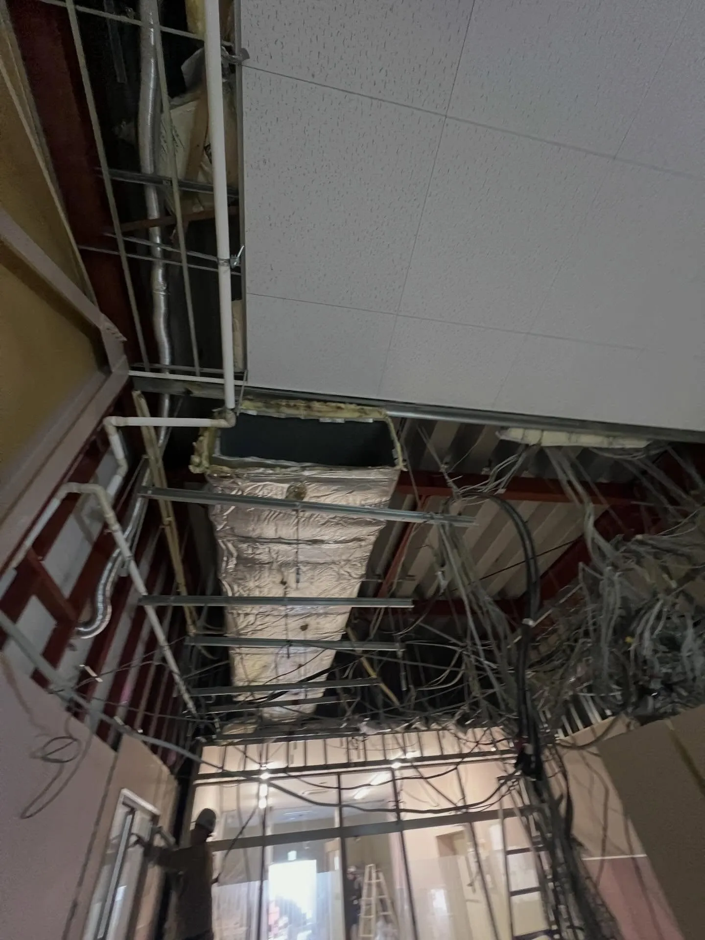 こんにちは🌸仙台愛子にて、業務用エアコンの更新や点検はお任せ...